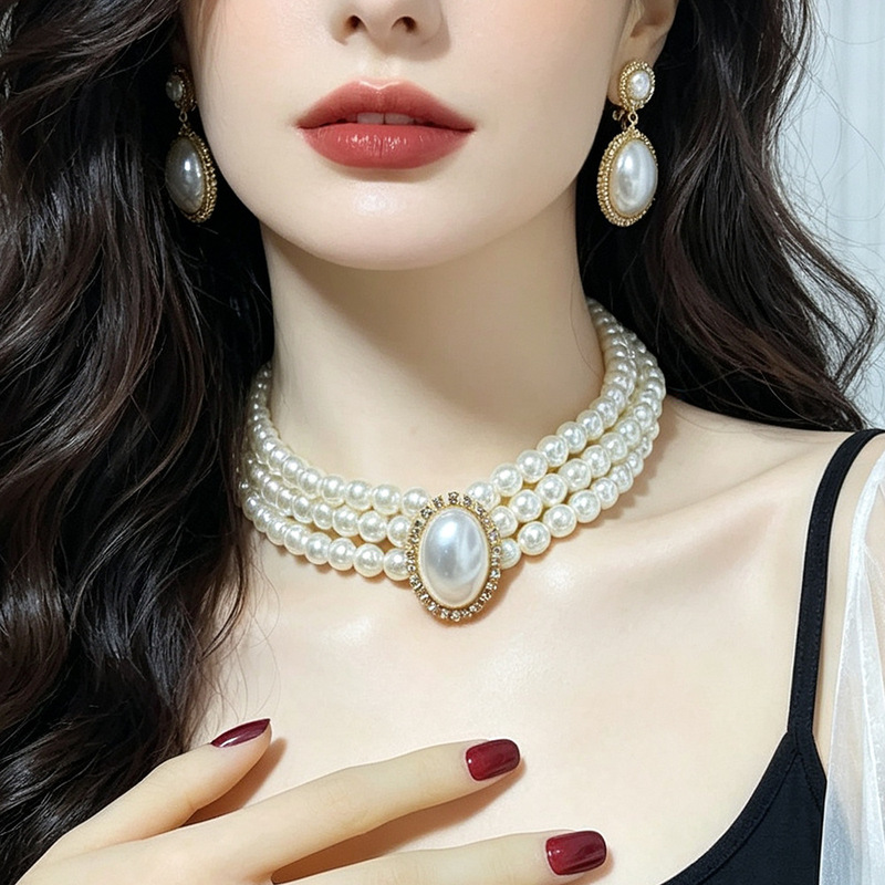 European and American cross-border fashion accessories, light luxury short multi-layer pearl necklace and earrings set, alloy rhinestone niche jewelry set