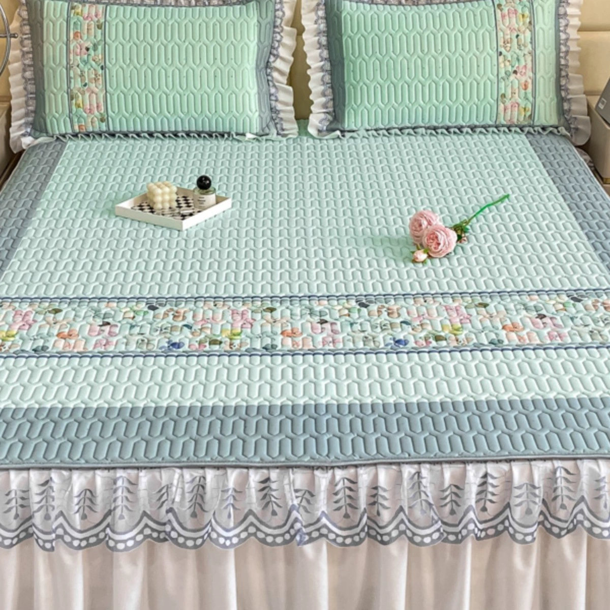 Латексный коврик, юбка для кровати, комплект из трех предметов, стиль принцессы, летний коврик из ледяного шелка с кондиционером, матрас 1,8, моющийся домашний 1,5
