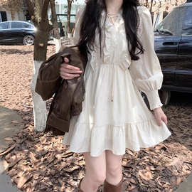 波西米亚白色长袖连衣裙女秋装内搭美拉德穿搭白裙蓬蓬短裙小个子