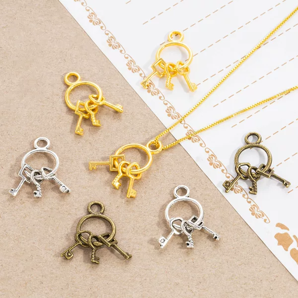 Vintage three-color handmade alloy key pendant pendant accessories bracelet necklace jewelry accessories