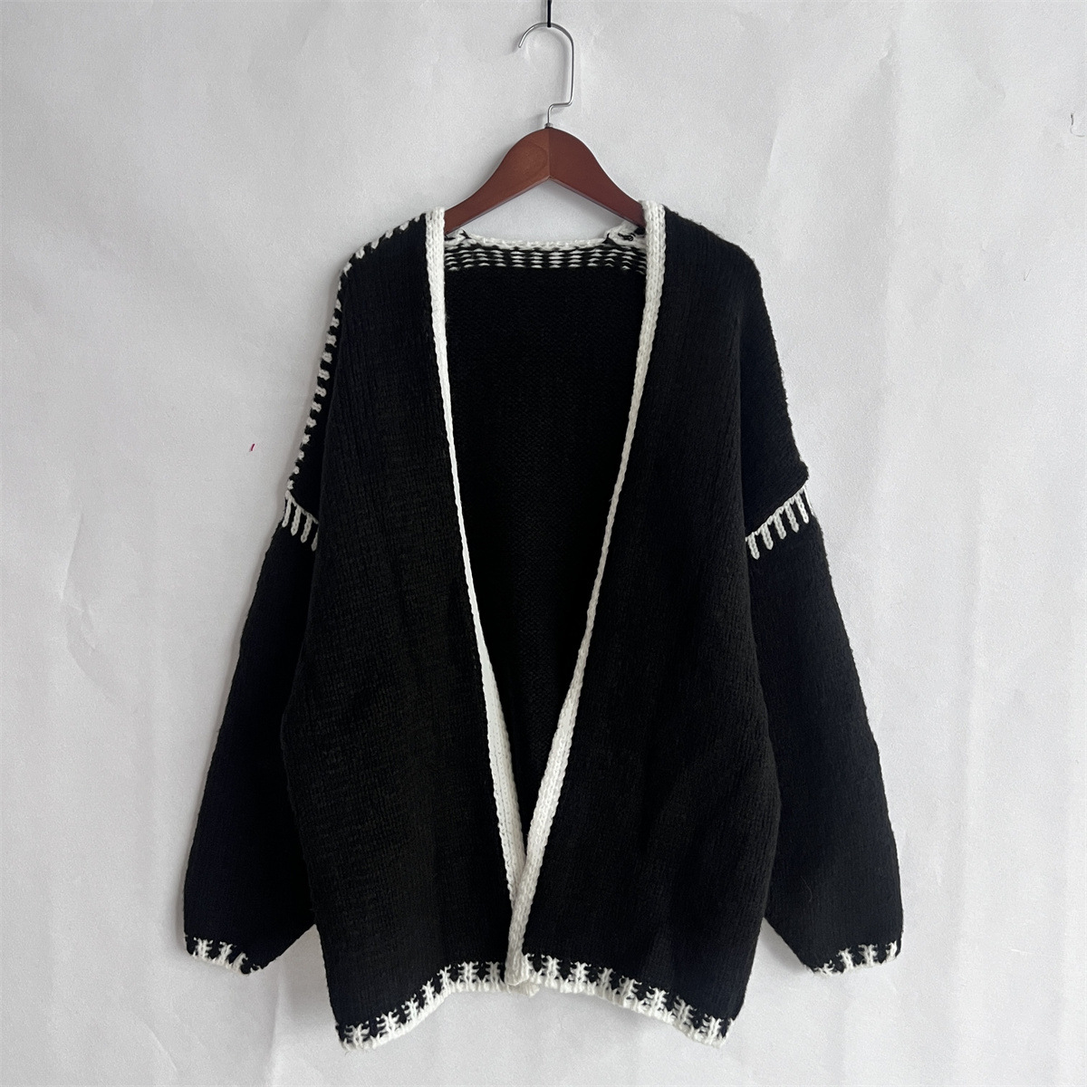 420g Weight Long Sleeve Sleeve Length Placket Placket Type Polyester Fabric Type Long Top Length Cardigan, Sweater Tops Type Daily Occasion Collarless Neckline Loose Fit Type Color Block Pattern Winter, Spring, Autumn Season Women's Gender Vacation Style Wholesale Women's Vacation Color Block Long Sleeve Sweaters & Cardigans 无