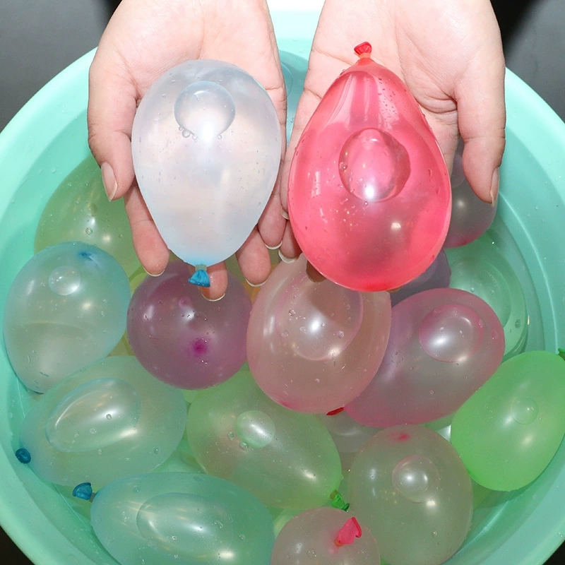 Fast balloon play in water, travel automatic water polo ball