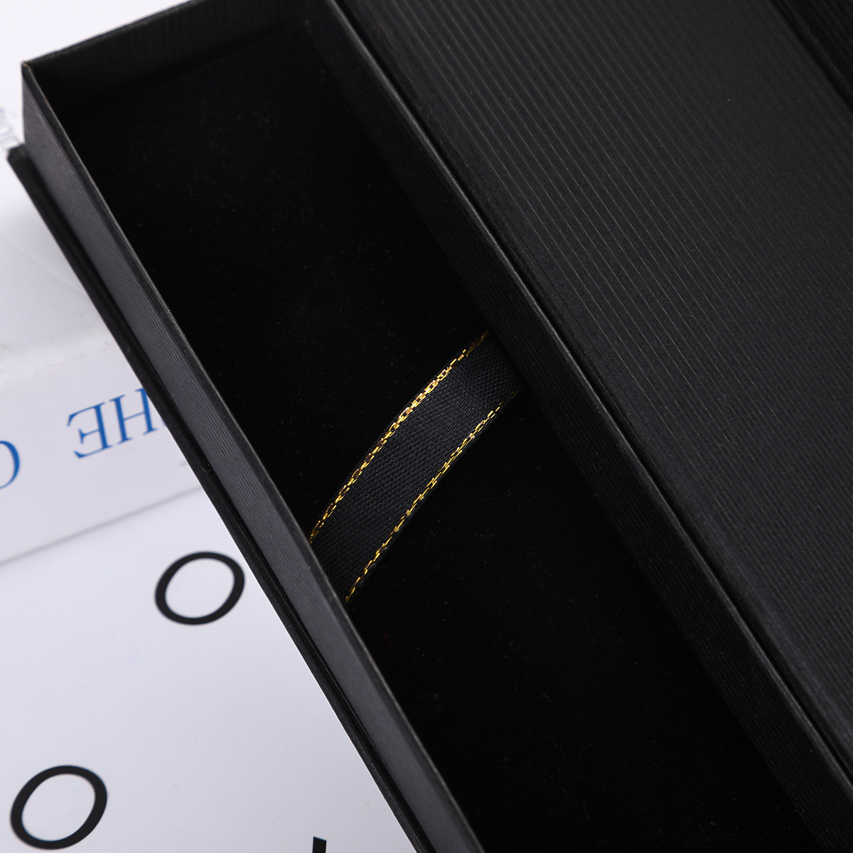 Caja de lápices al por mayor de fábrica caja de papelería de succión magnética caja de regalo de publicidad de negocios impresión logo Flip caja de lápices de alta gama