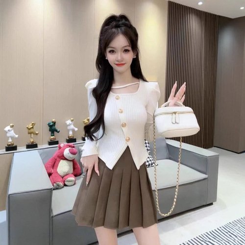 Age-reducing chic hot girl square collar irregular short top for women autumn bubble sleeves knitted inner and outer base shirt