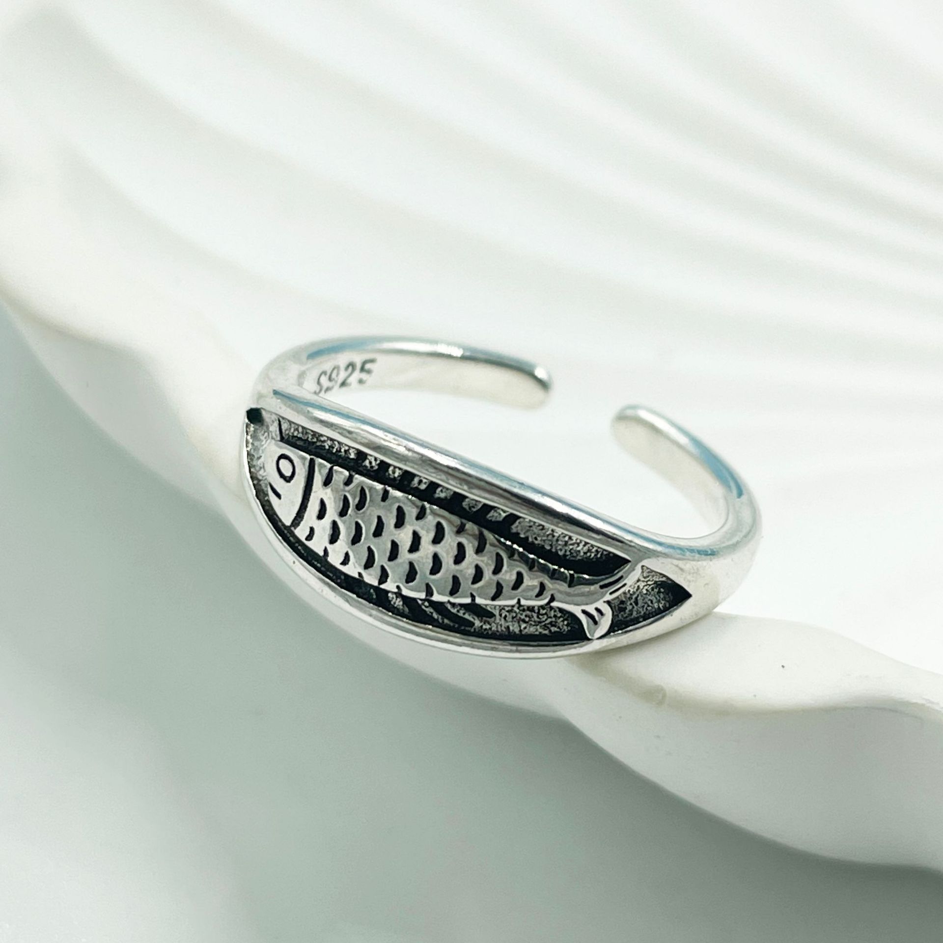 New Vintage Distressed Koi Fish Men's and Women's Ring Opening Adjustable Fish Flying Salted Fish Turn-over Finger Ring