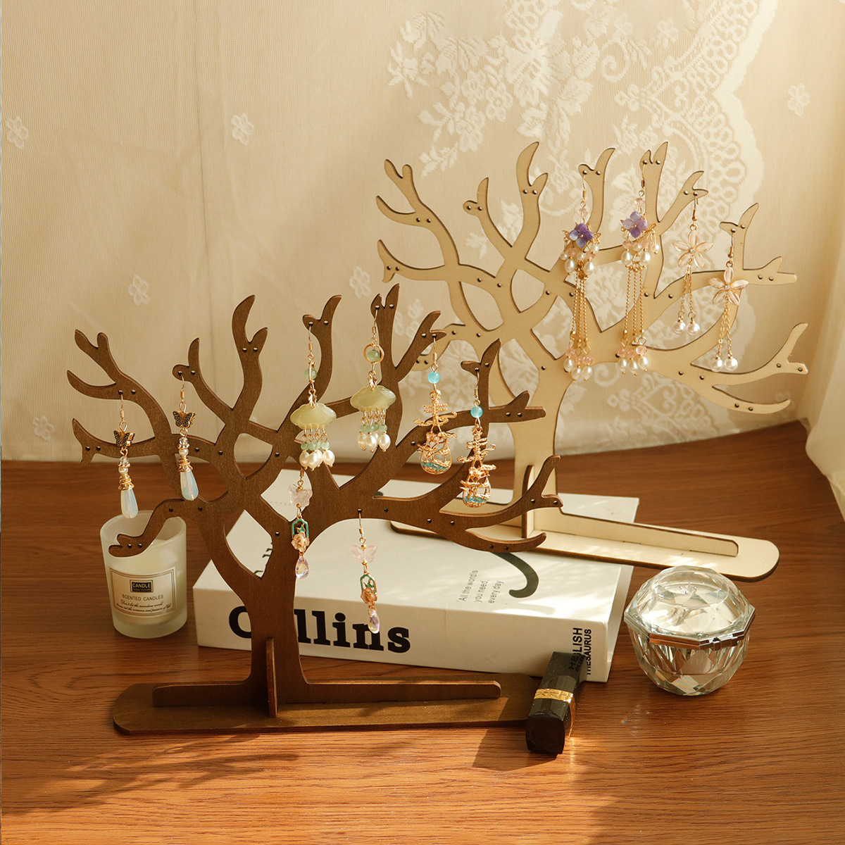 ���Ŷ�����ľ���鱦�� ������֦����ľ�ưڼ� �Ҿ������鱦չʾ��