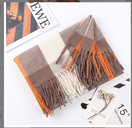 新商品の千鳥格ファッションはカシミヤの女性モデルに似合います。