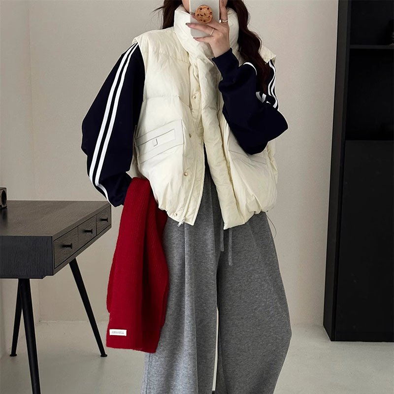 Sweet Petite down Stand Collar Vest for Women 2025 Autumn and Winter Fashion Pu Pocket Splicing Warm Vest Trendy Sweet Petite down Stand Collar Vest for Women 2025 Autumn and Winter Fashion Pu Pocket Splicing Warm Vest Trendy