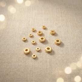 保色DIY手串珠子隔片铜镀18K金光面隔珠手作串线小圆垫片算盘扁珠