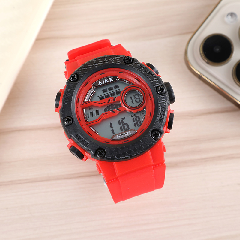 Reloj electrónico deportivo multifuncional al aire libre nocturna impermeable simple reloj de hombre fábrica directa