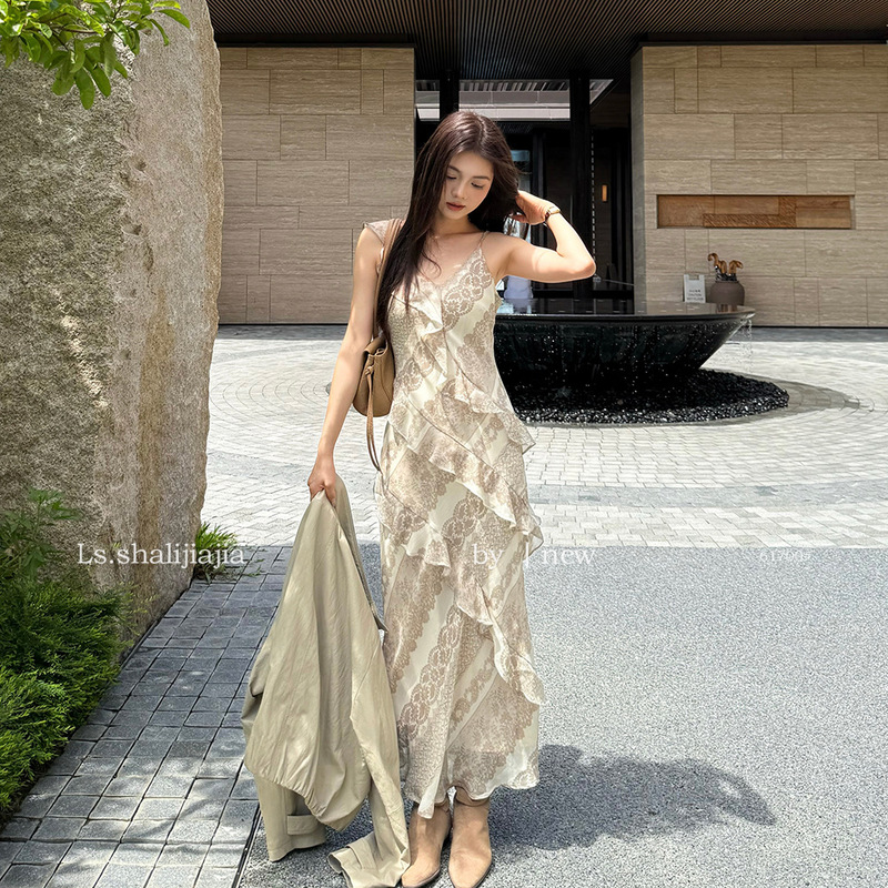 LS French-style elegant printed slim-fit camisole dress, Guangzhou Thirteen Lines 2026 early autumn new women's clothing 61700