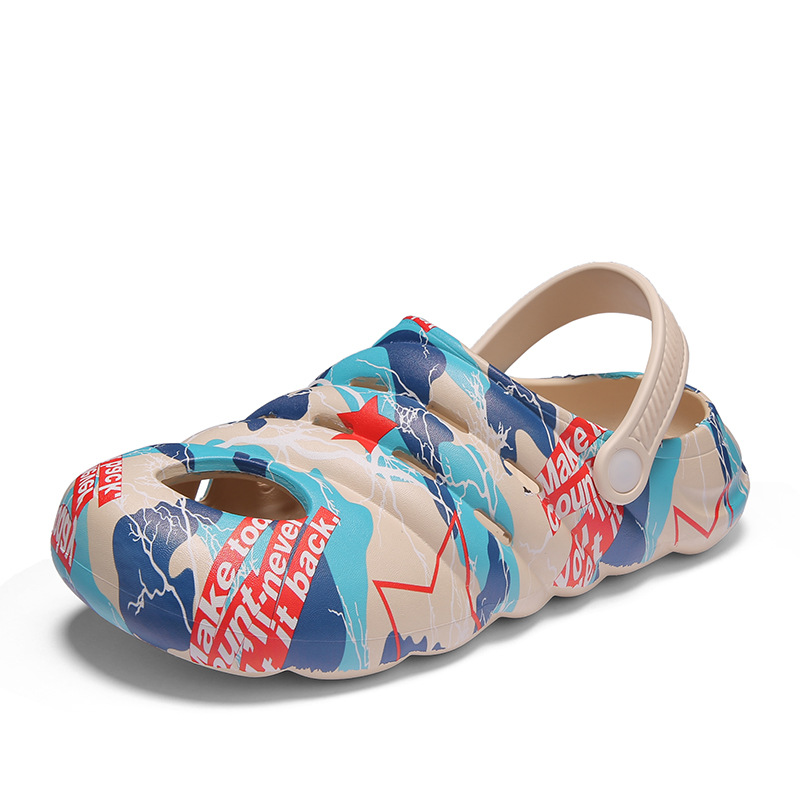 Nuevos zapatos agujeros de mierda de verano para hombres, sandalias de playa al aire libre antideslizantes, moda, zapatillas casuales.