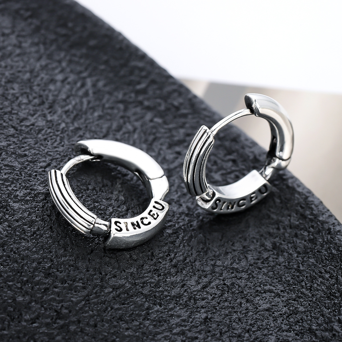 Schlichter koreanischer Stil für Herren, exklusiver Kreis für Damen, einzigartige Ohrringe im luxuriösen Design für Paare_voghion.com