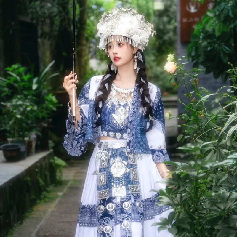 新しいミャオ族の服ミャオ族のバティックガールスーツ旅行写真チューブトップ少数民族ステージ衣装パフォーマンスYanyu|undefined
