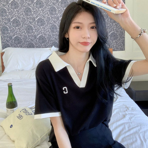 Plus-size women's polo shirt with a square neckline, short-sleeved T-shirt, 2025 summer, for slightly plus-size women, hides the abdomen and makes you look slimmer, V-neck top