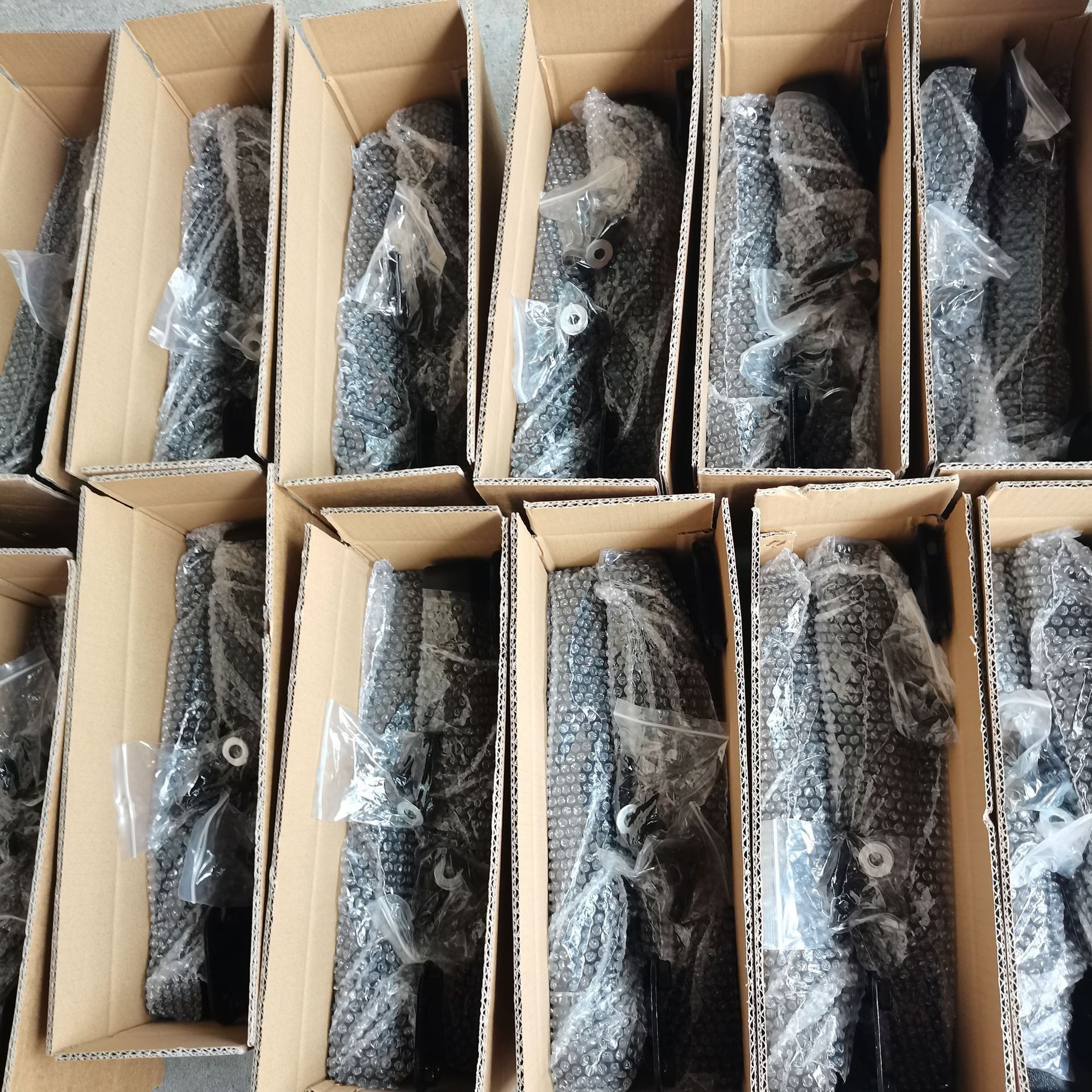 Suitable for all kinds of car seat armrests with seat handles. Ispirin seat Iveco multifunctional modified parts
