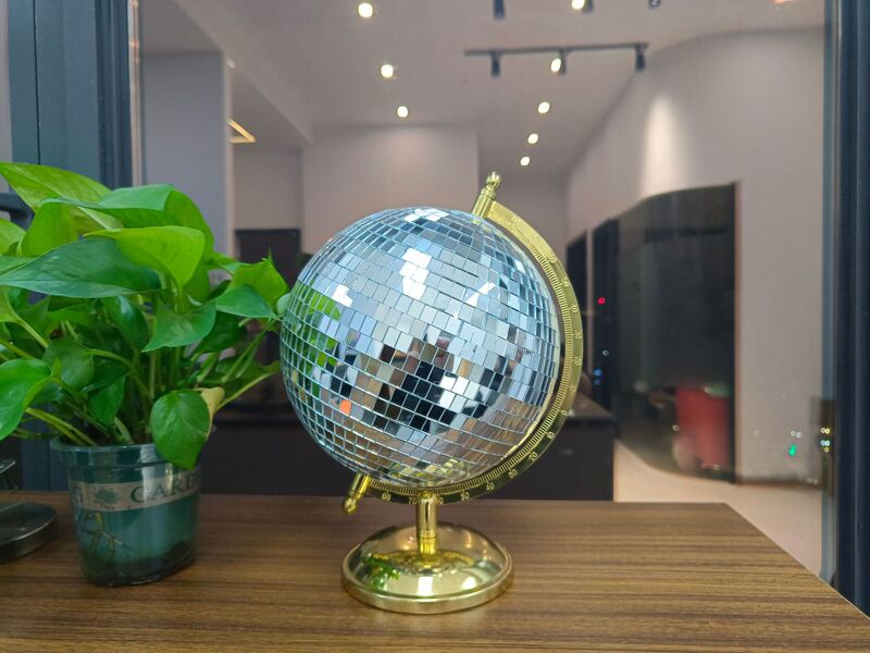 Disco glass globe