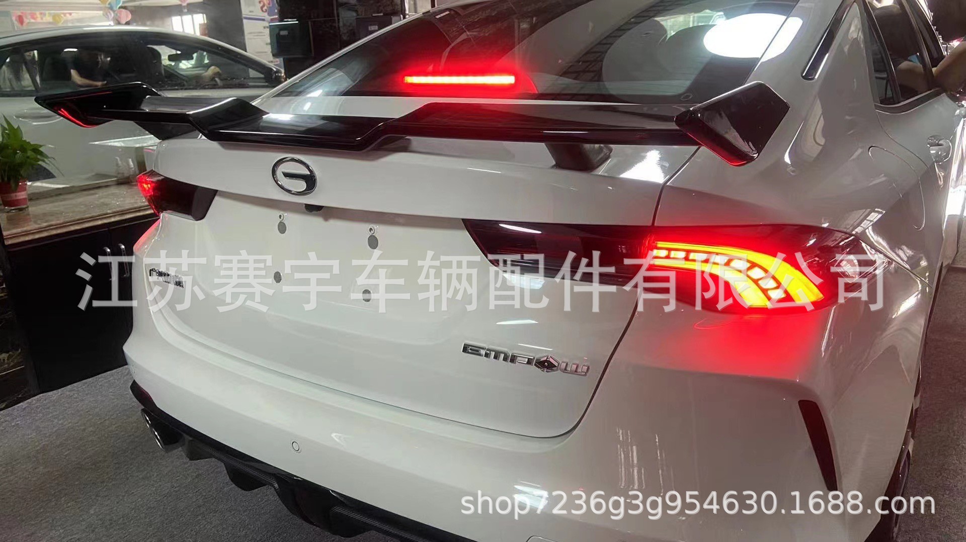 Suitable for sedan universal seagull tail modification non-perforated fixed wing Camry trd sports tail