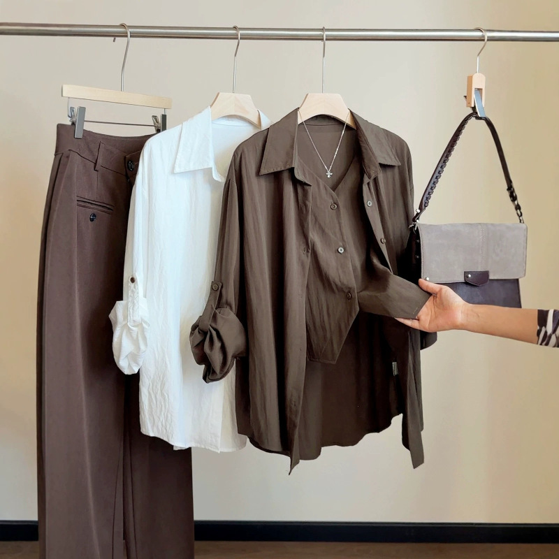 2026 early autumn, elegant and sophisticated style, faux two-piece shirt for women, new design with a stylish collar, casual and versatile long-sleeved shirt