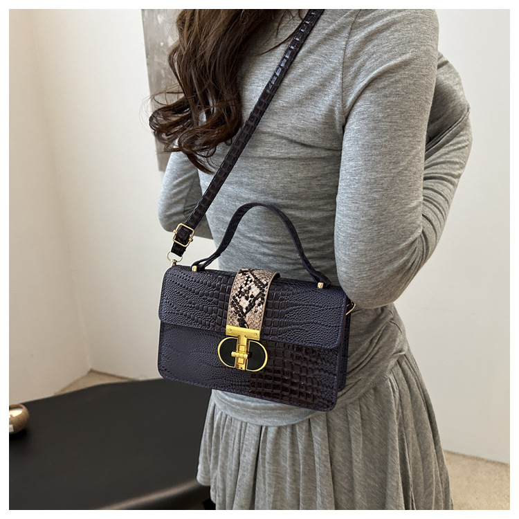 Korean casual fashion handbag 2024 new simple crocodile pattern single shoulder crossbody small square bag_voghion.com