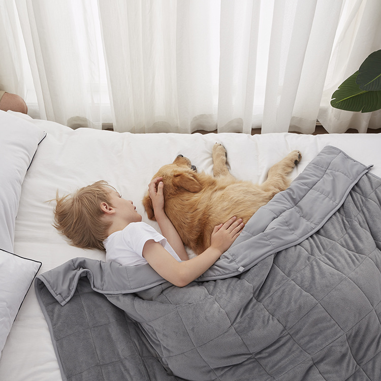 Suministro directo de fábrica de mantas de gravedad, tela de lana súper suave, cuentas de vidrio empalmadas, relleno de gravedad, blanco ligero