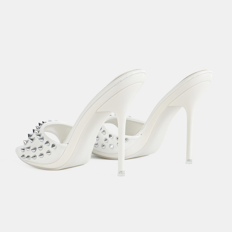 Dép sandal nữ quai ngang hở ngón đính đinh tán, gót mảnh 12 cm, cỡ lớn — Màu be, Màu bạc, Màu trắng, Màu tím chi tiết 4