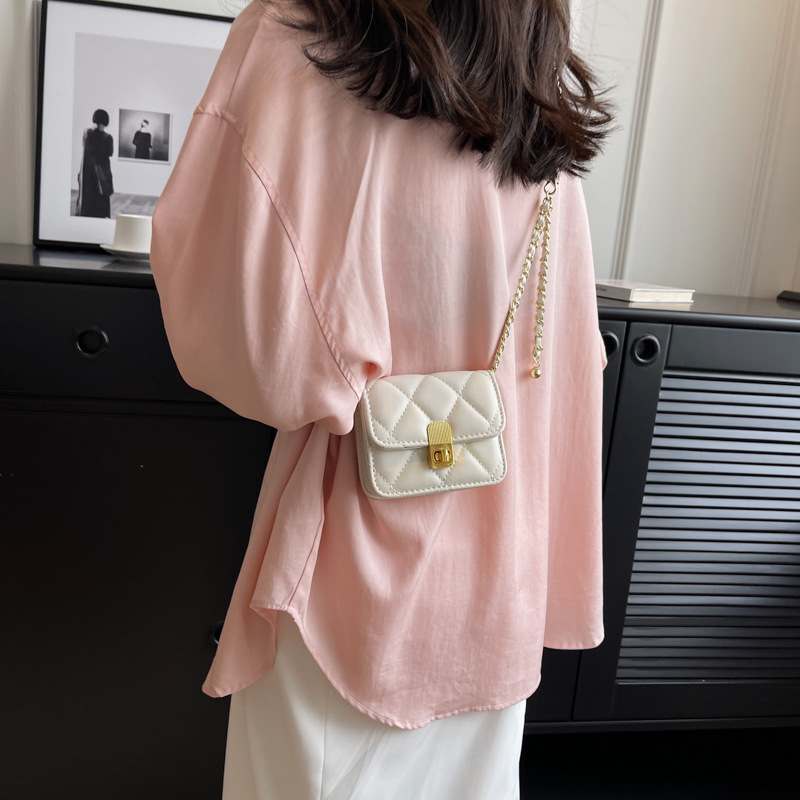 Sentido diario mini bolso para mujeres 2026 primavera y verano nuevo bolso cuadrado de cadena de diamante de moda versátil mochila de hombro