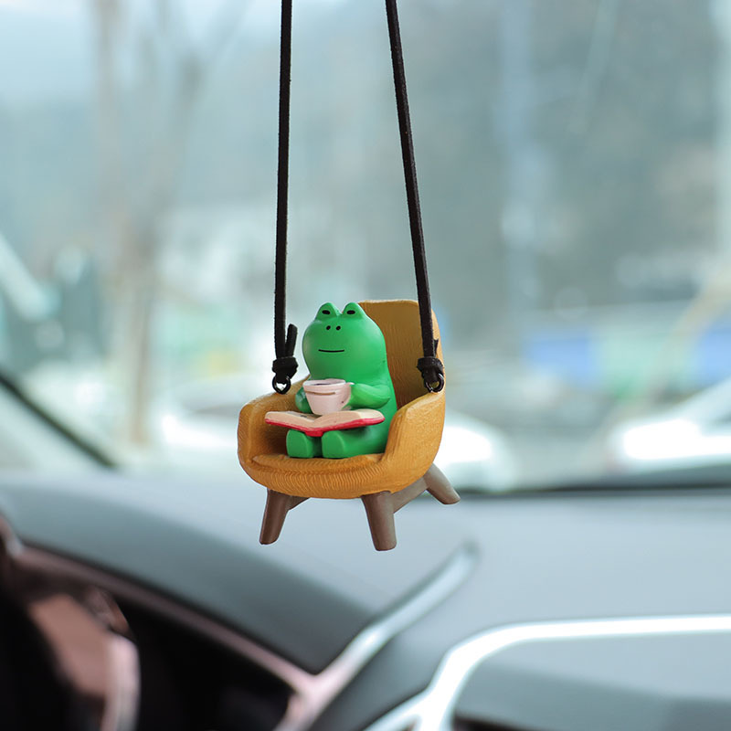 Cartoon frog sitting sofa cross-border car decoration interior pendant pendant car pendant decoration