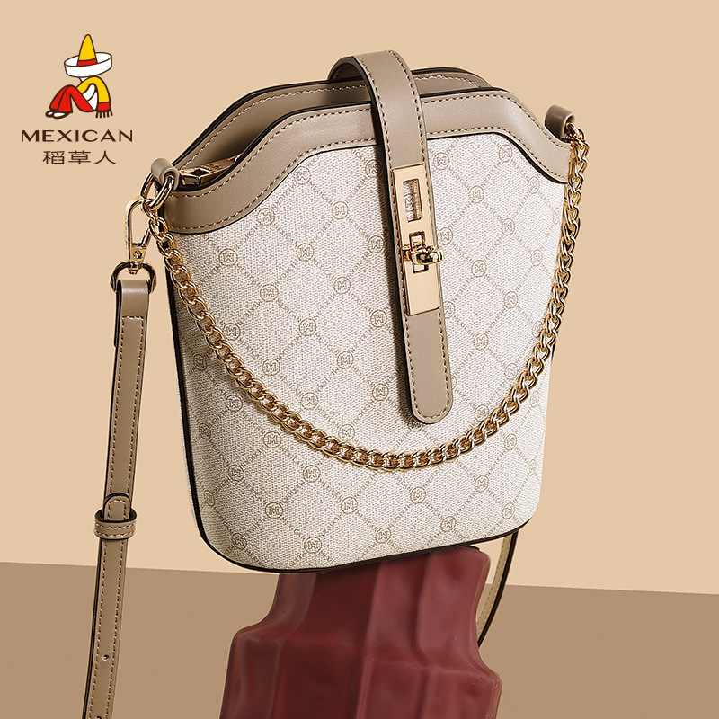Scarecrow Bucket Bag for Women 2025 New Crossbody Bag High-End Fashion Monogram Texture Commuter Bag for Women