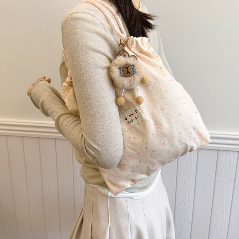 2025 bolsas casuales de alto valor, bolsas de mano, bolsas de regalo prácticas, cajas de regalos, bolsas de brazo de hombro de nicho de alto nivel, moda