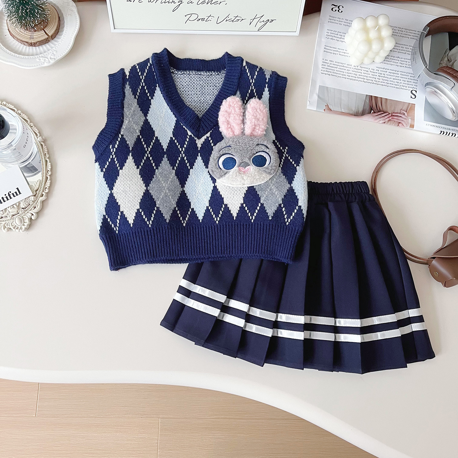 2024 Herbst Neue Mädchen Kaninchen Polizei Offizier JK Uniform Kinder Gestrickte Weste Rock Set 67512_voghion.com