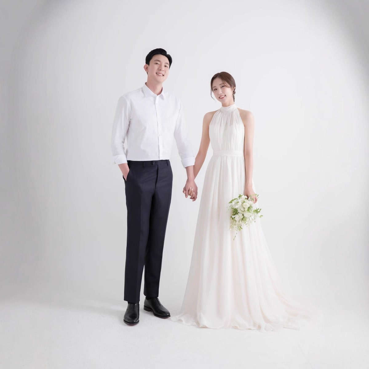 气质轻婚纱新款露肩雪纺礼服森系旅拍小拖尾草坪婚礼超仙迎宾白纱
