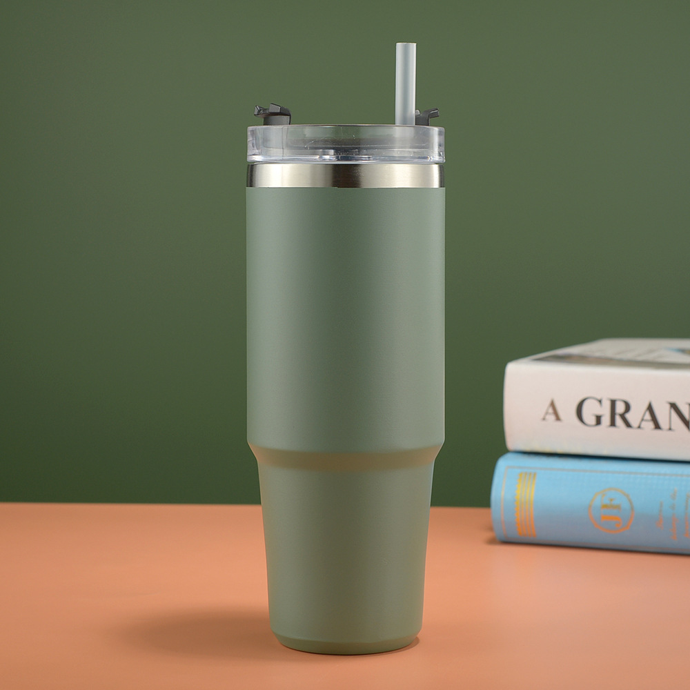 Producto explosivo del sudeste asiático Taza de aislamiento de acero inoxidable 304 Taza de automóvil 30oz20oz Taza de hielo para automóvil Taza de agua con pajita