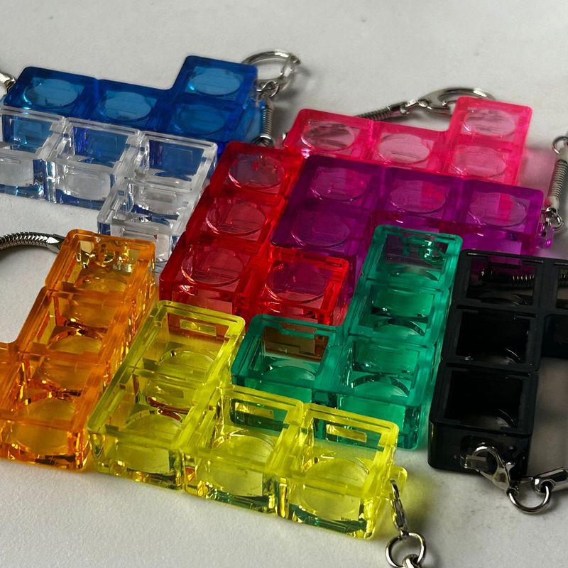 シュガーキューブカラー透明L字型減圧キーボードベースキーホルダーオフィス減圧キーホルダーペンダントベース|undefined