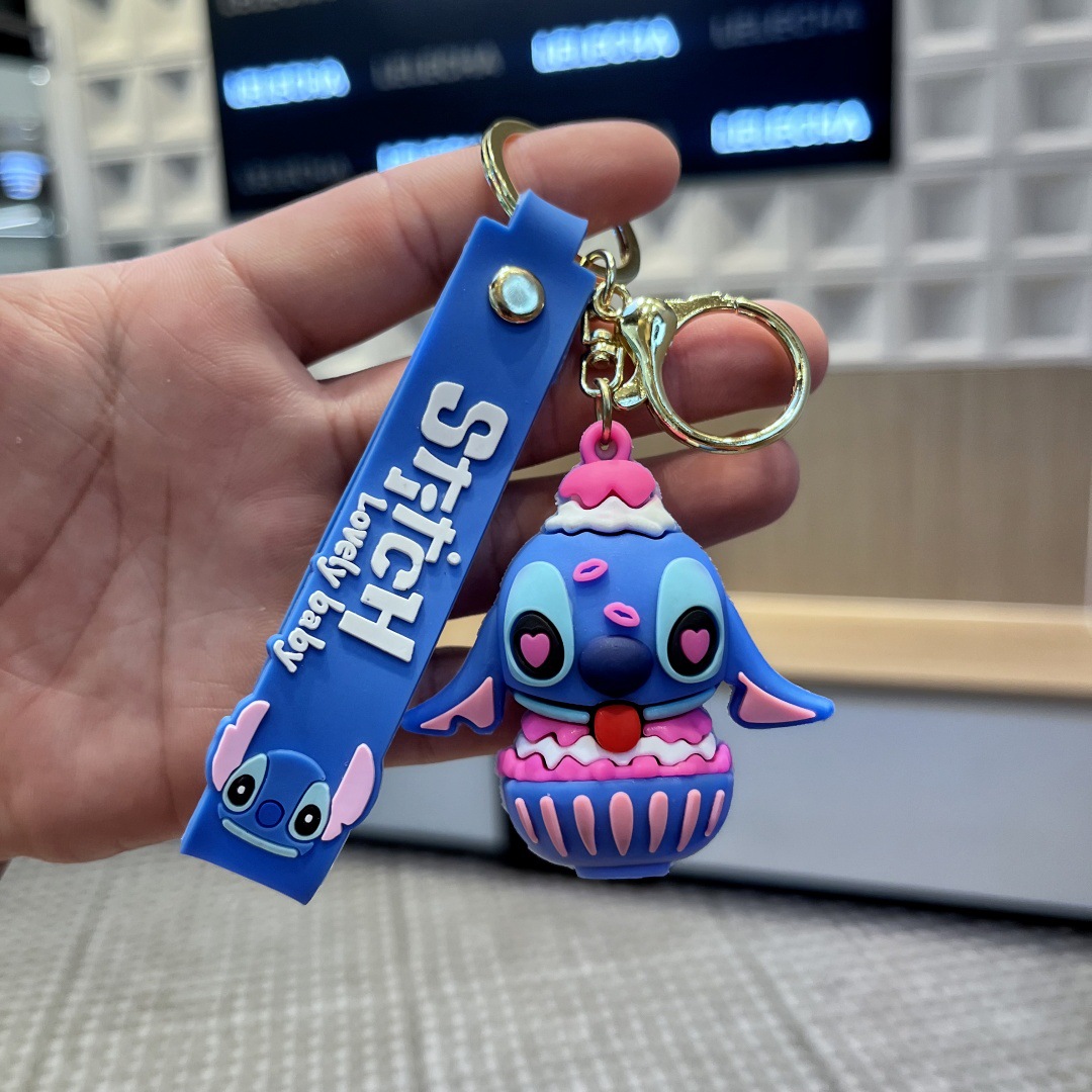 Dibujos animados anime Stitzi llavero estudiante mochila escolar colgante bolso colgante colgante máquina de garras evento pequeño regalo al por mayor