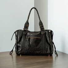 ���R�dŮʿܛƤ�W���͹����ذ�������ɫ�μ�б�����ڴ��C܇��