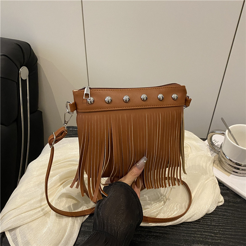 Women's Bag New 2025 Crossbody Shoulder Bag Trendy Korean Style Casual Phone Bag Wholesale Tassel Bucket