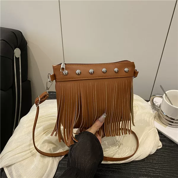Women's Bag New 2025 Crossbody Shoulder Bag Trendy Korean Style Casual Phone Bag Wholesale Tassel Bucket