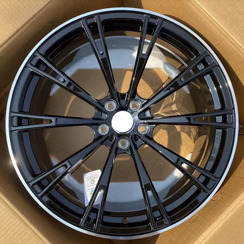 SuitAbLe for 18inch Audi A6L WheeL Hub A4L/A5/A8/A3/Q5/Q3/TT/A7A8L Q2L Rim Tire BeLL