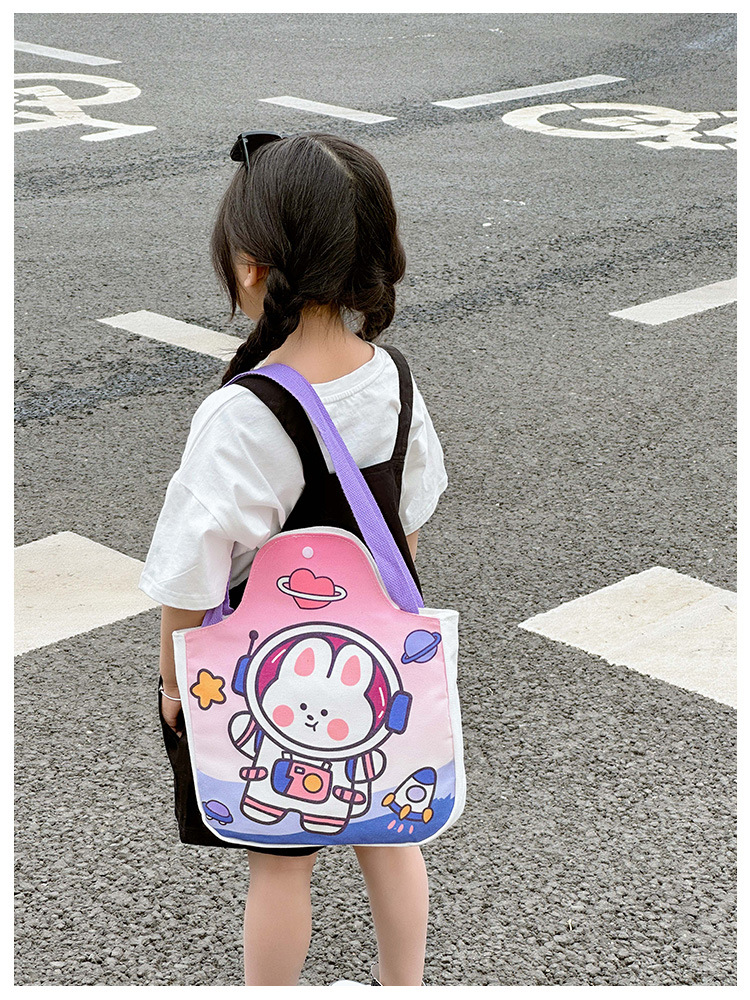 Wholesale cartoon canvas bags, female student tutorial bags, Japanese-style illustration large-capacity single-shoulder bags, cute hand-carry bags Item Picture