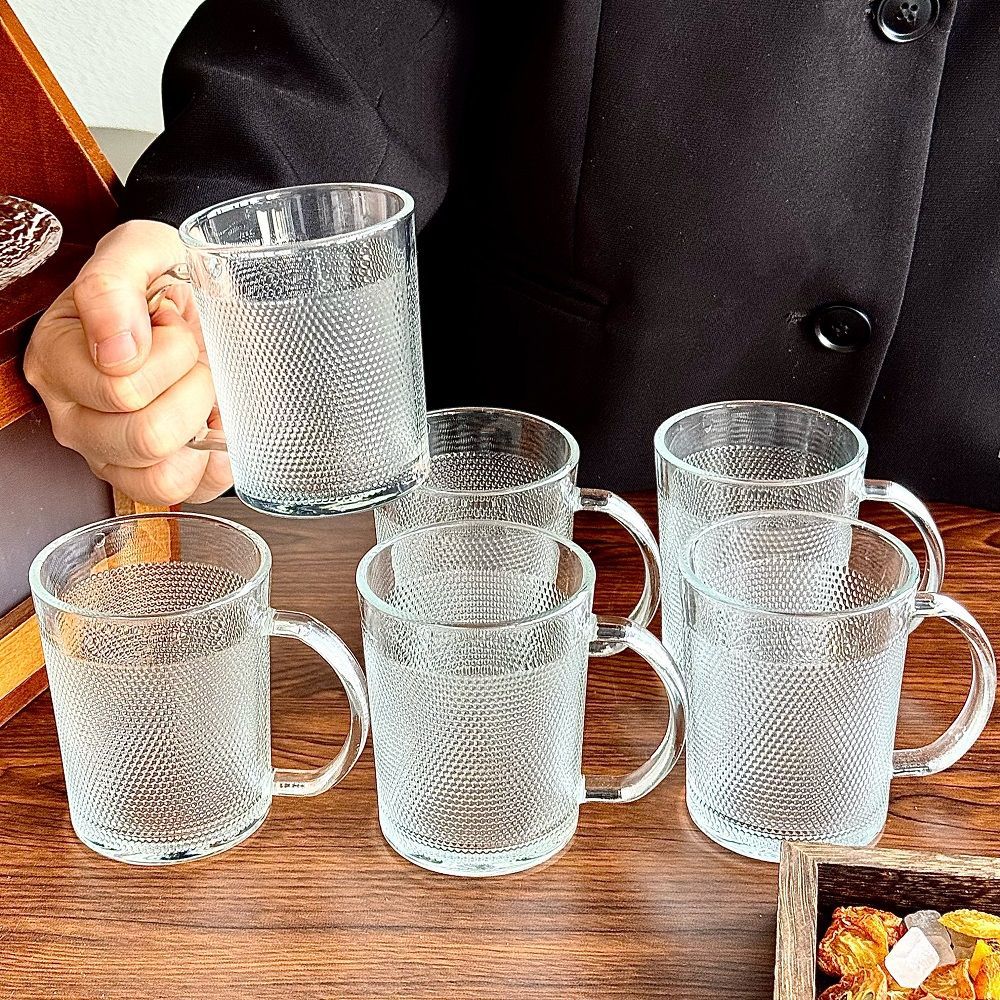 Glasmugg med handtag för kaffe och te hamrad design_voghion.com