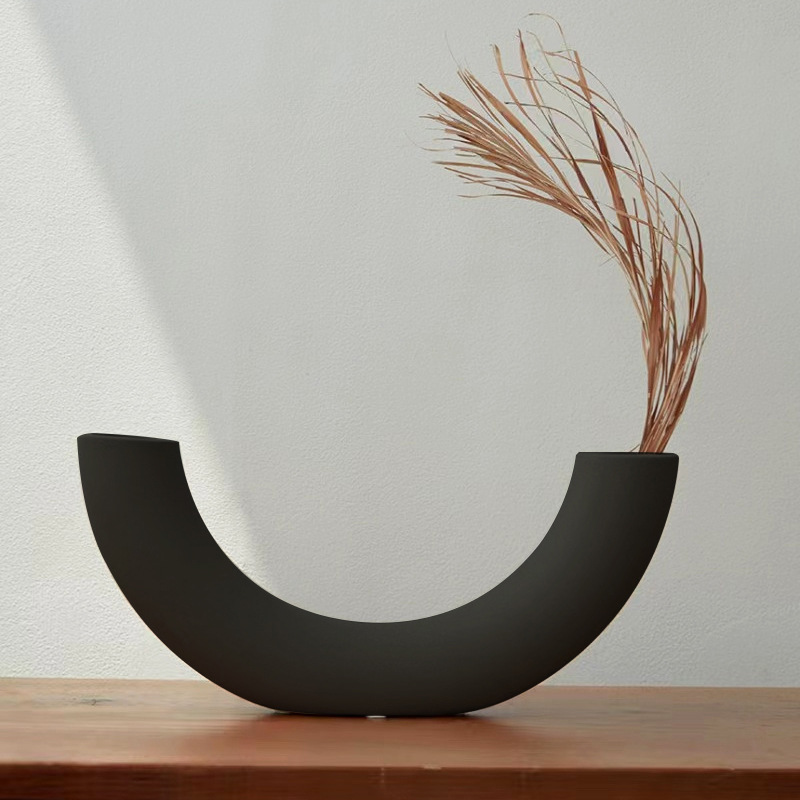Florero de cerámica retro, decoración, arreglo floral en la sala de estar, flores secas de viento silencioso, arte creativo, flores negras al por mayor