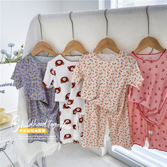 女の子の家の服のレースのスーツの赤ちゃんの氷の糸の小さい砕花の夏服の子供の半袖の7分のズボンのパジャマのエアコンの服