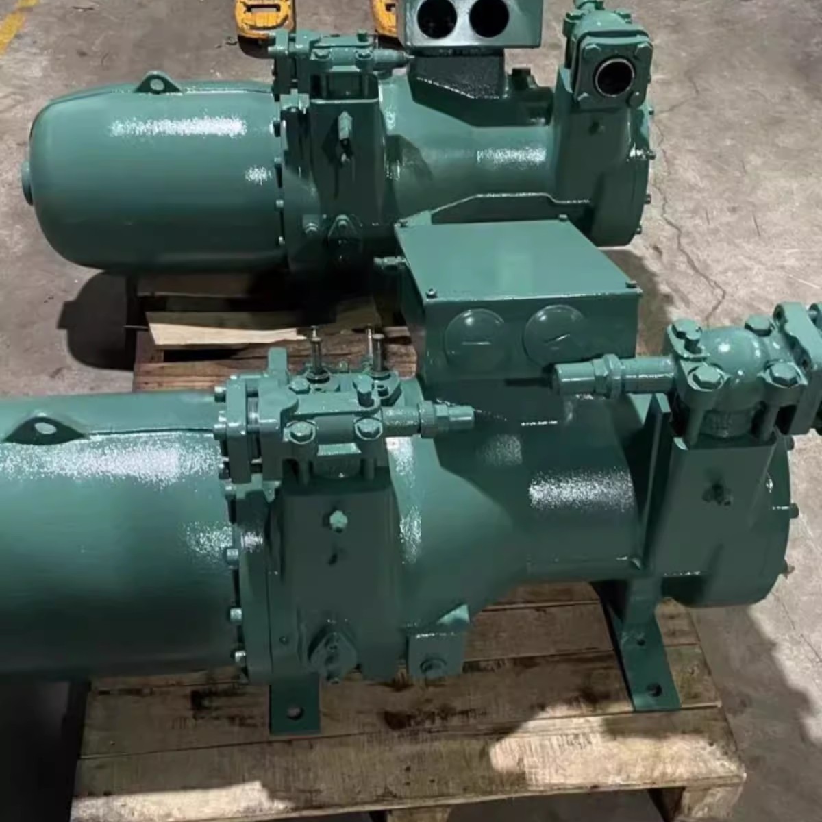 CSH9593-300Y CSH9593-240Y原装比泽尔螺杆半封闭冷冻库压缩机