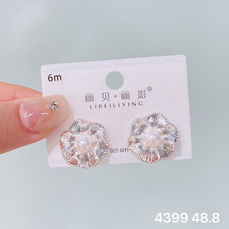 丽贝丽影欧美时尚大气重属个性冷淡风花朵几何耳环小众高级感耳饰|undefined