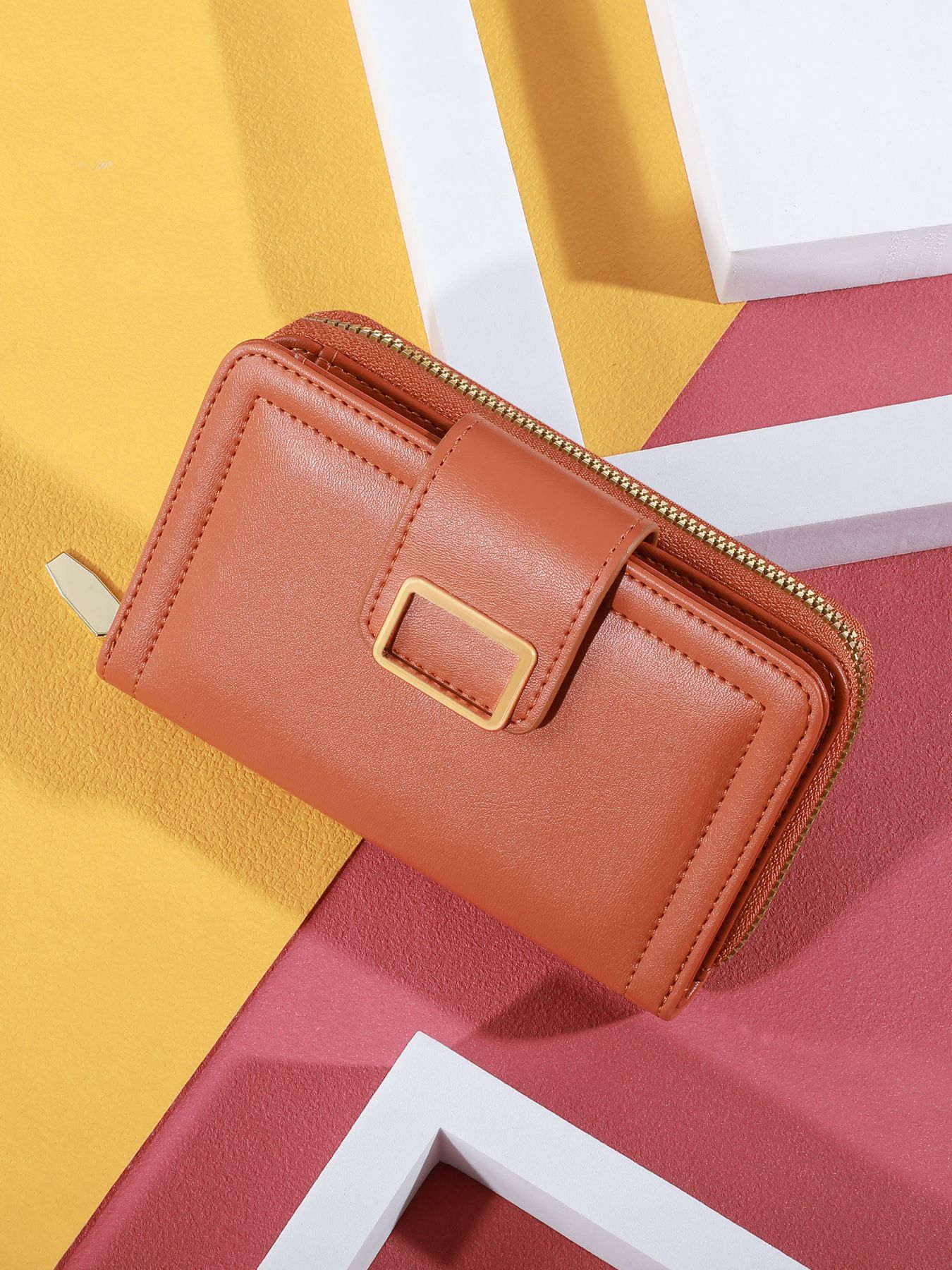 Diseño de nicho 2025 nuevas damas de verano pequeñas, frescas y exquisitas monederos plegables, carteras largas para estudiantes, carteras largas para mujeres