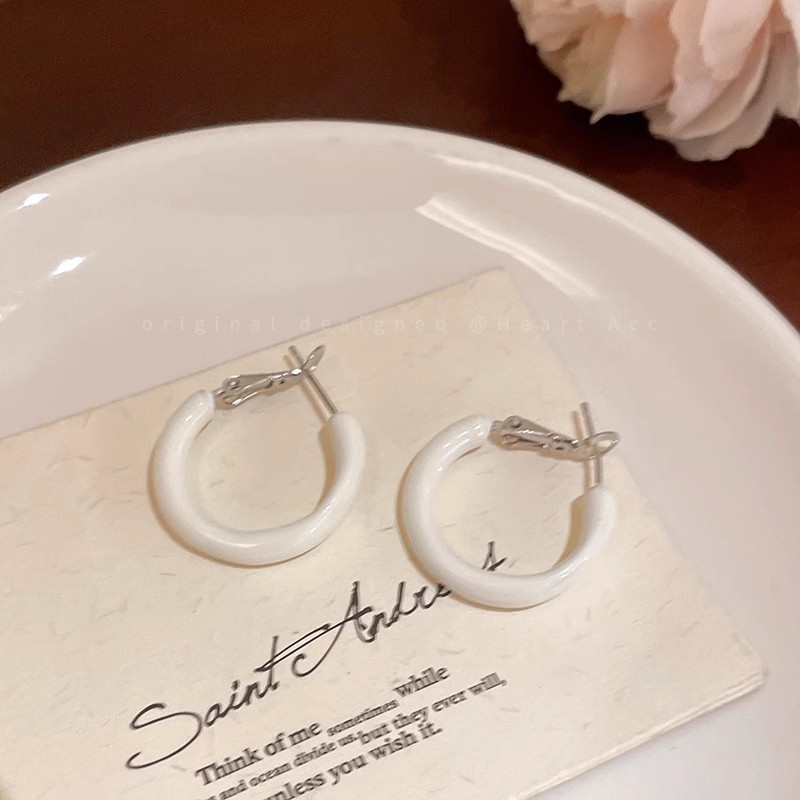 Pendientes de perlas para mujeres ins estilo simple alto sentido nicho temperamento pendientes en línea celebridad retro pendientes aguja de plata al por mayor