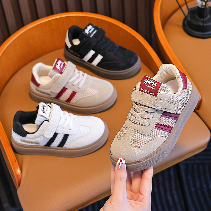 Zapatos de skate para niños 2025 nuevos niños primavera y otoño baja malla transpirable zapatos deportivos casuales antideslizantes zapatos de entrenamiento alemán