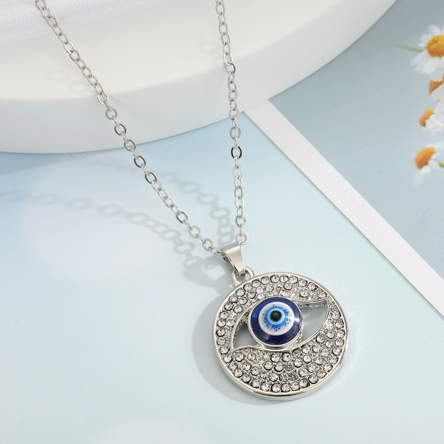 Neue Türkei Dämonenauge Diamant Hohl Anhänger Halskette Großhandel Nihaojewelry display picture 4