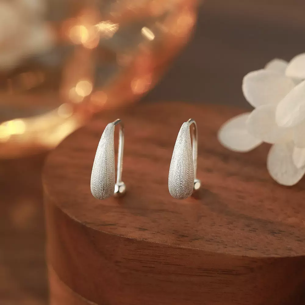 足银S999拉丝水滴螺丝耳环极简质感新款个性温柔日常清新耳饰代发